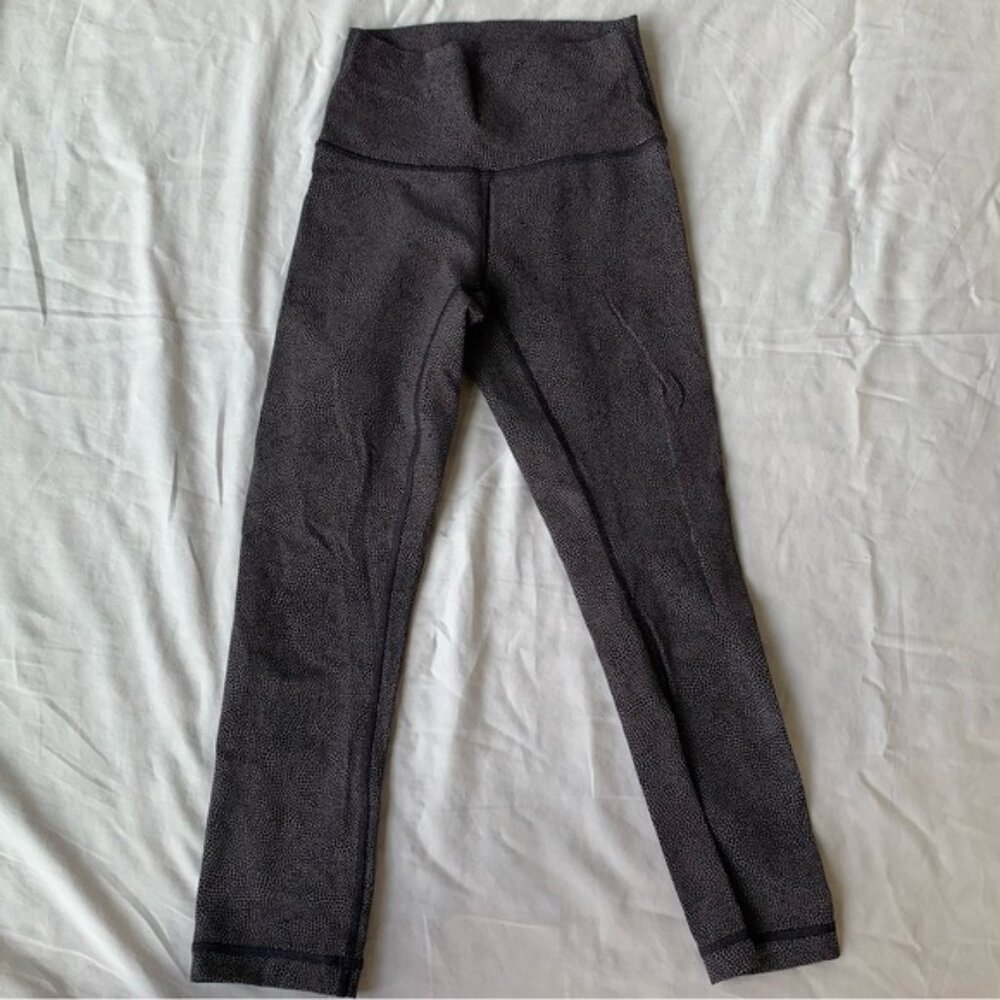 Lululemon Patterned High Waisted Cropped Gym Leggings
